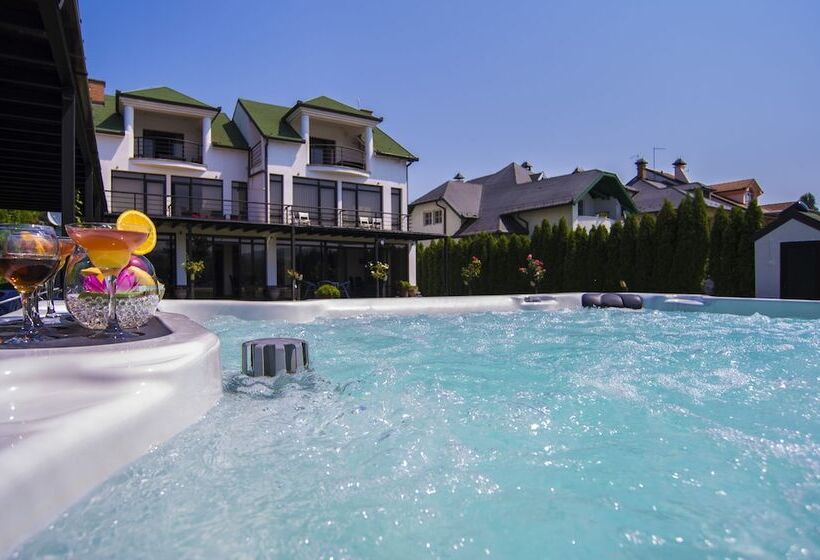 پانسیون Guest House Panorama Aqualux With Free Parking