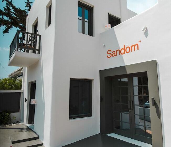 پانسیون Sandom