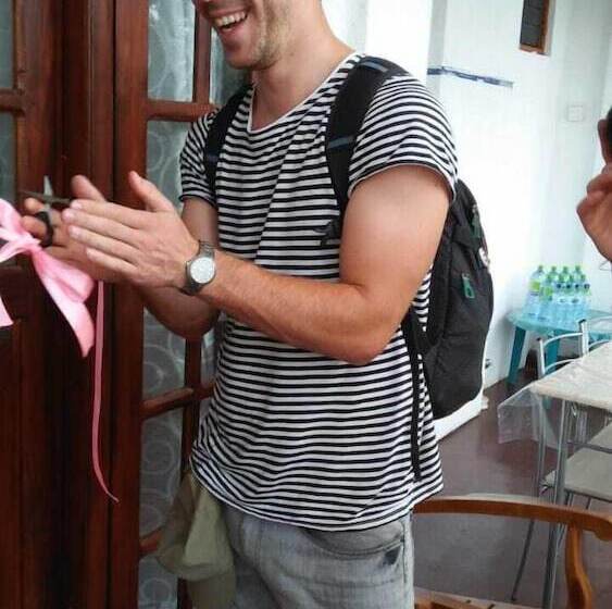 Pensión Zircon Ella