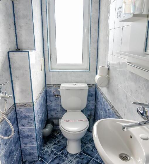 Dom Mladenovi B&b