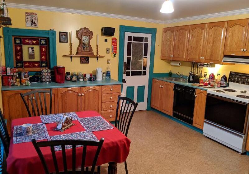 پانسیون Gower Manor Historical Bed & Breakfast