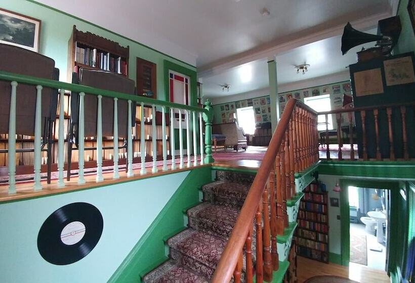 پانسیون Gower Manor Historical Bed & Breakfast