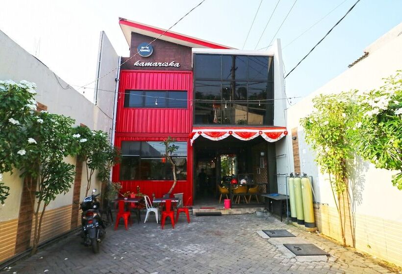 Kamariska Hostel