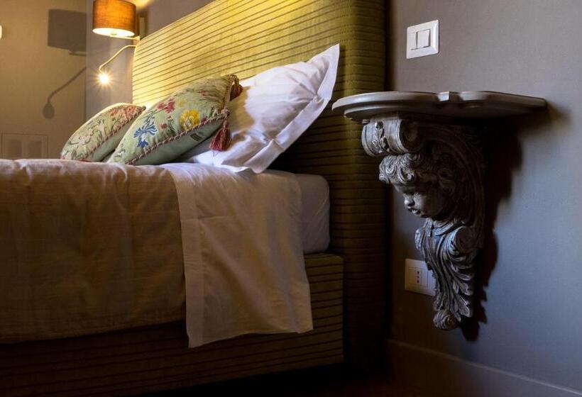 פנסיון La Rocca Guest House & Spa