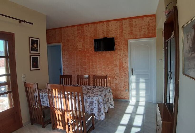 Vangel House