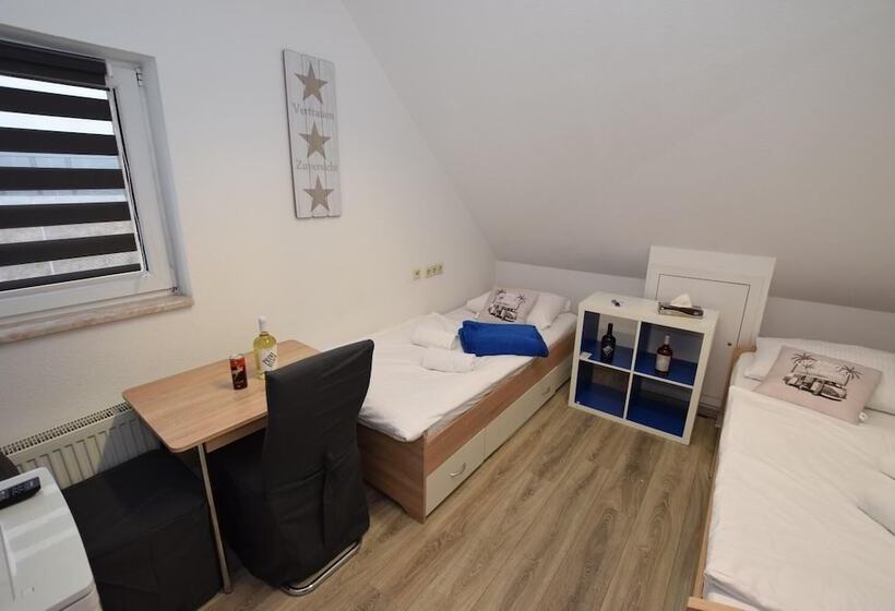 Monteurzimmer Kircheim Unter Teck   Hostel
