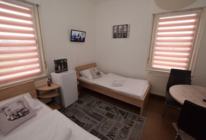 Monteurzimmer Kircheim Unter Teck   Hostel