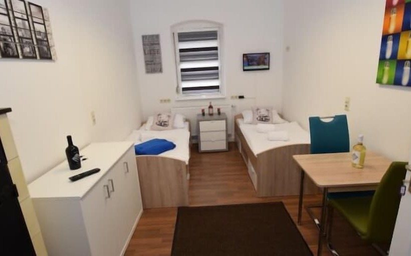 Monteurzimmer Kircheim Unter Teck   Hostel