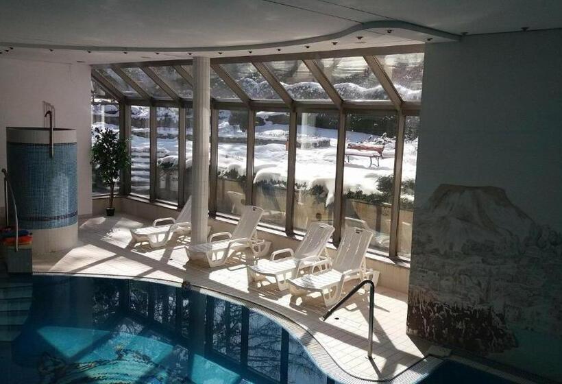 هتل Malachit Karpacz Spa