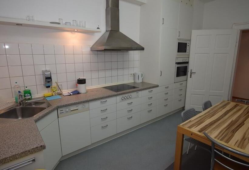Monteurzimmer Kircheim Unter Teck   Hostel