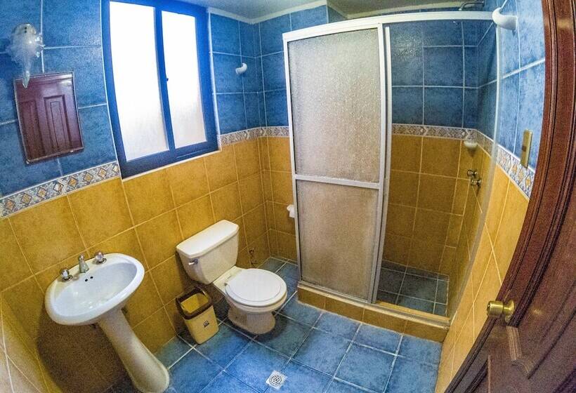 هتل Lost Inn La Paz