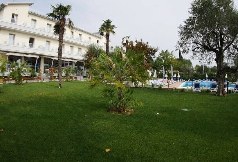 فندق Villa Paradiso Suite