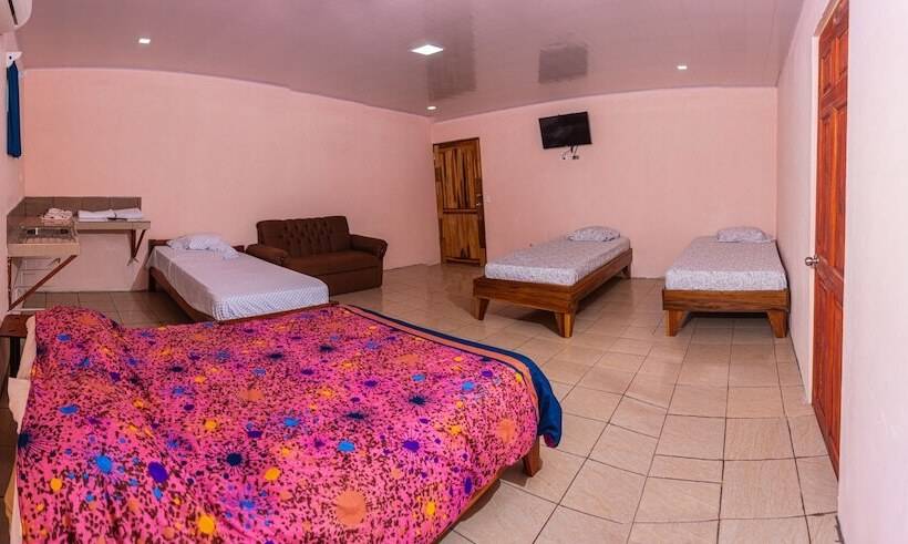 La Cascada   Hostel