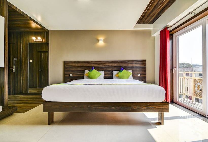 Отель Treebo Shree Sai Suites