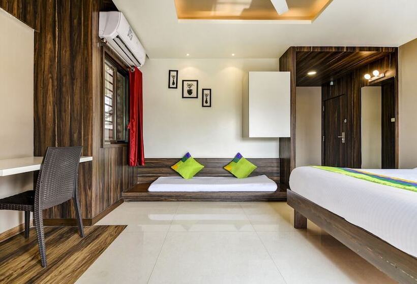 Отель Treebo Shree Sai Suites