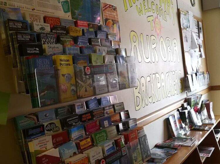 هاستل Aurora Backpackers