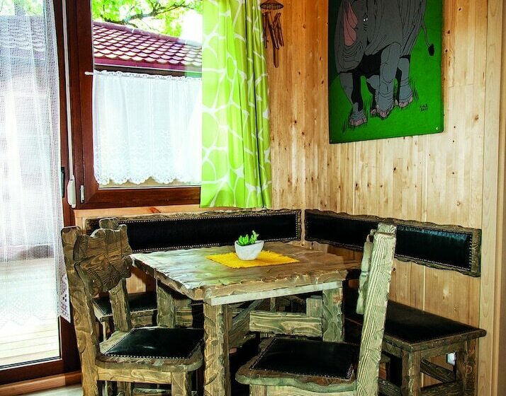 Baumhotel Styrassic Park