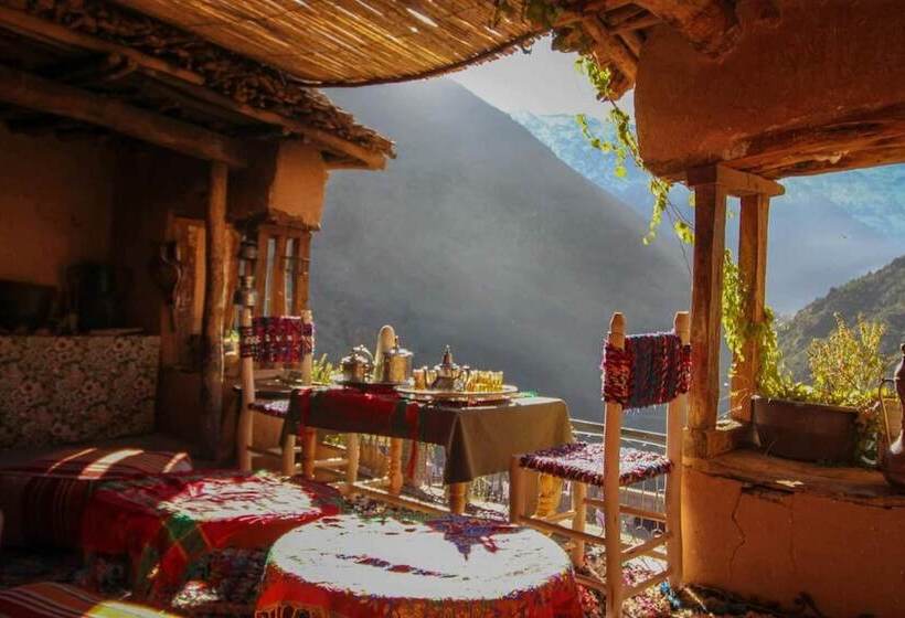 تختخواب و صبحانه Berber Family Lodge