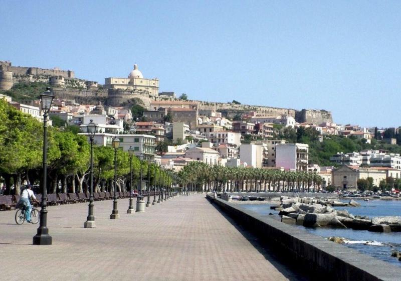هتل Milazzo Inn Aimori