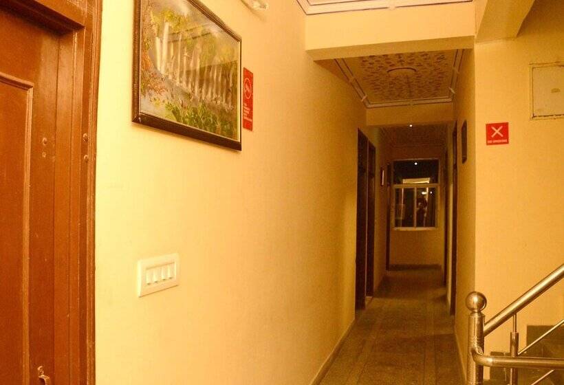 فندق Eden Residency