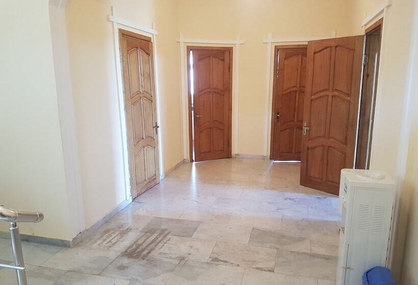 پانسیون El Lizi Guesthouse