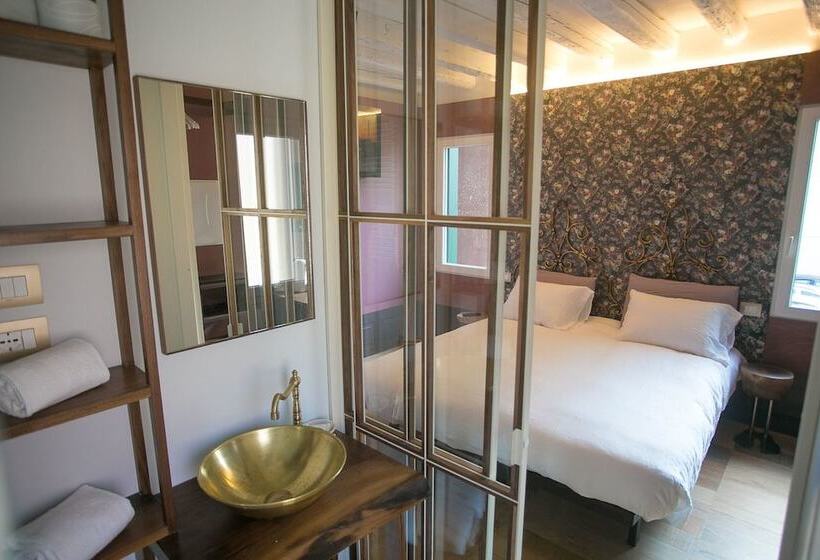 تختخواب و صبحانه Casa Sansera
