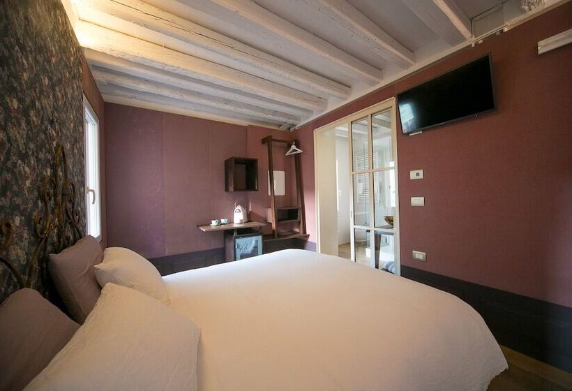 تختخواب و صبحانه Casa Sansera
