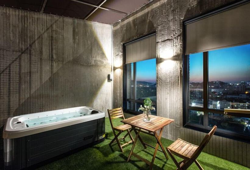 בית מלון כפרי Barahan Jeonju