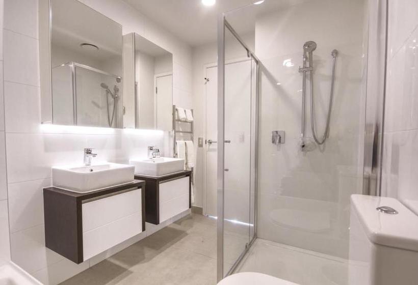 Seaview Penthouse With Free Parking