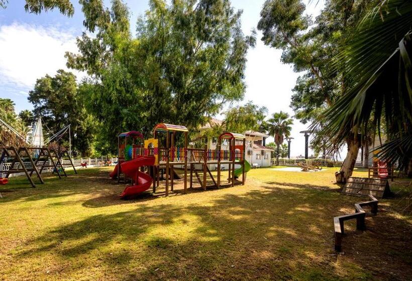 Adora Hotel & Resort