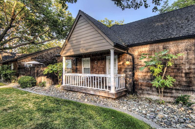 Aggie Inn, Ascend Hotel Collection