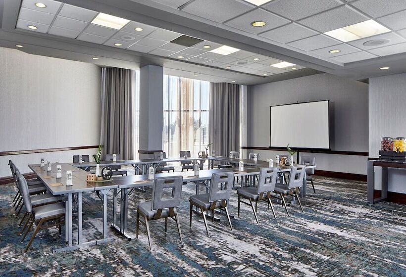 هتل Renaissance Mobile Riverview Plaza