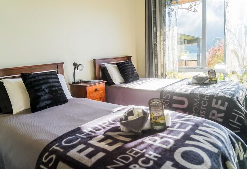 فندق صغير Tombstone Motel, Lodge & Backpackers