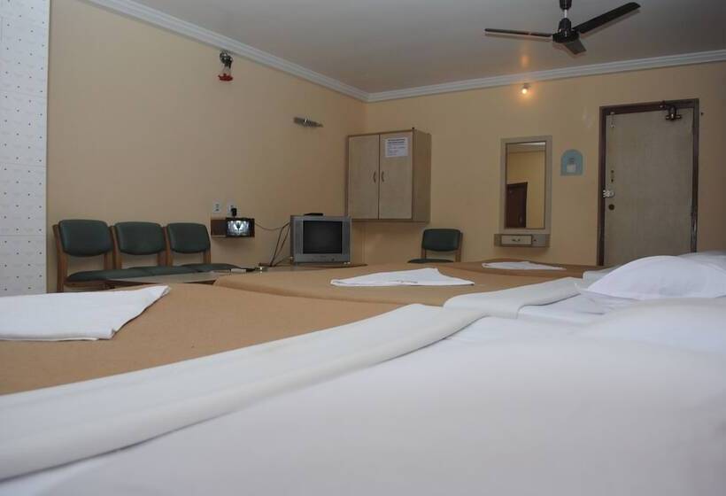 בית מלון כפרי Pancharatna Paradise