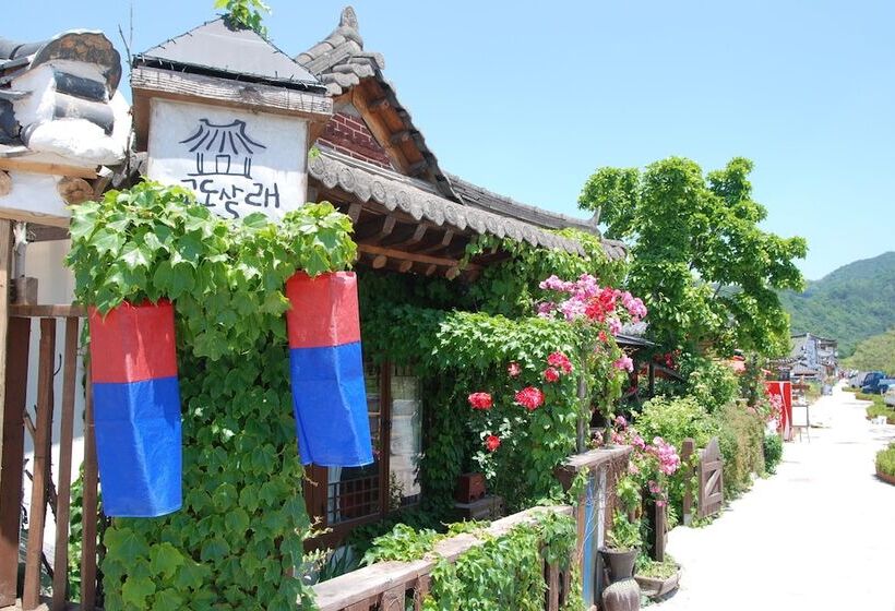 بنسيون Gyodong Salrae