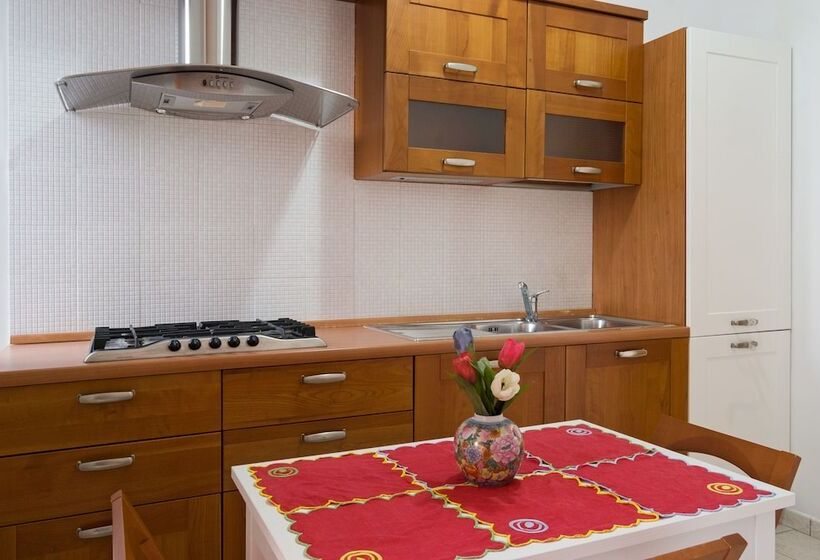 تختخواب و صبحانه Il Tacco Dello Stivale