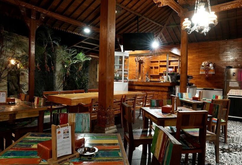 تختخواب و صبحانه North Wing Canggu Resort