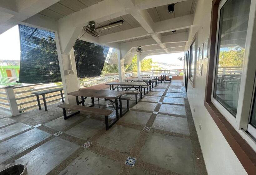 酒店 Seabreeze Beach Lodge
