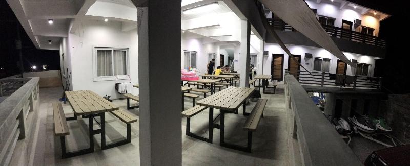 酒店 Seabreeze Beach Lodge