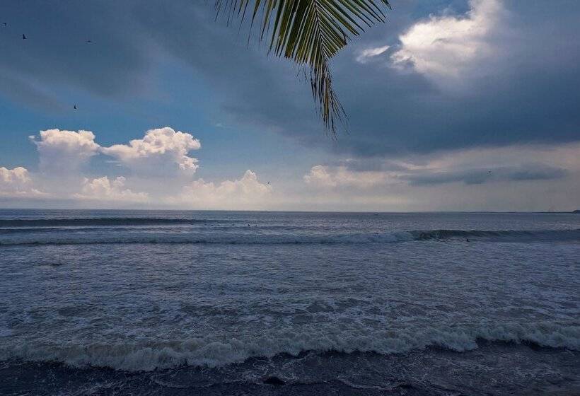 펜션 Umadewi Surf & Retreat