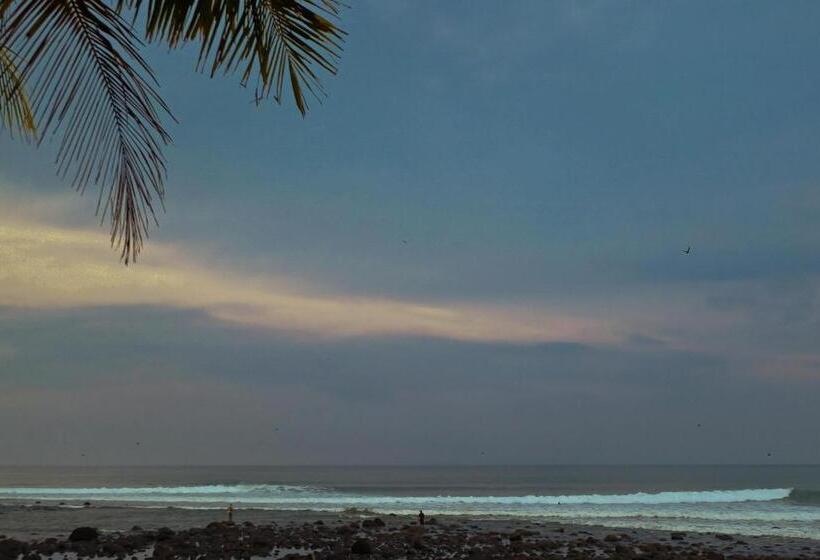 펜션 Umadewi Surf & Retreat