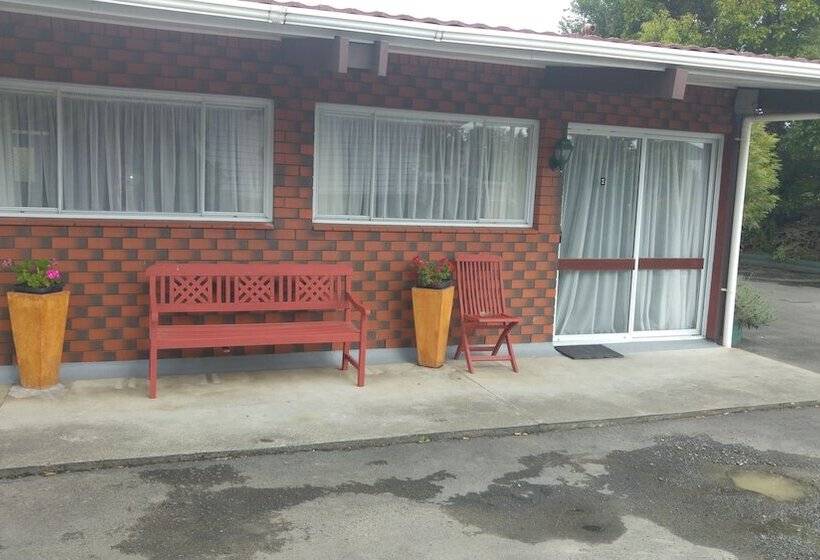 Redwood Lodge Motel
