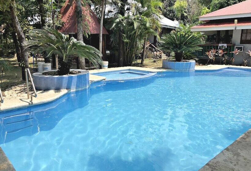 Отель The Pelicans Resort