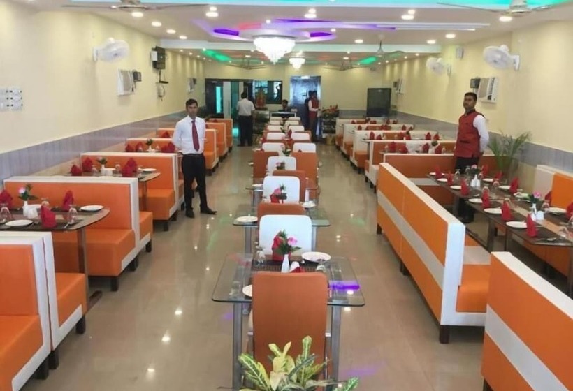 هتل Utsav Residency