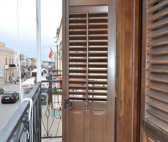 پانسیون Rooms And Breakfast Zefiro