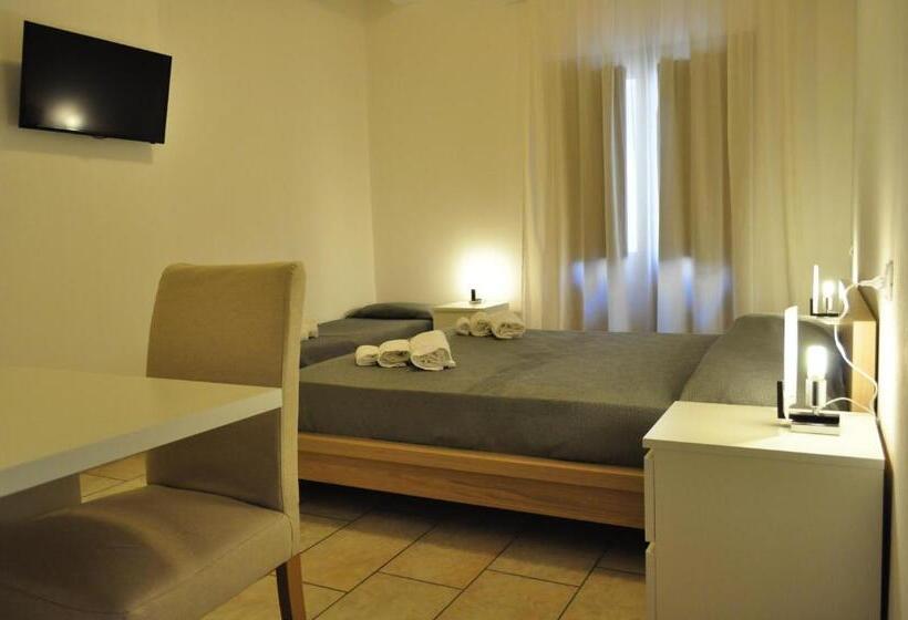 پانسیون Rooms And Breakfast Zefiro