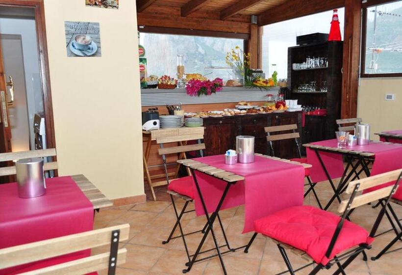 پانسیون Rooms And Breakfast Zefiro