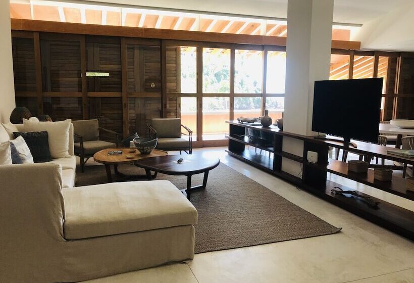 El Careyes Club & Residences