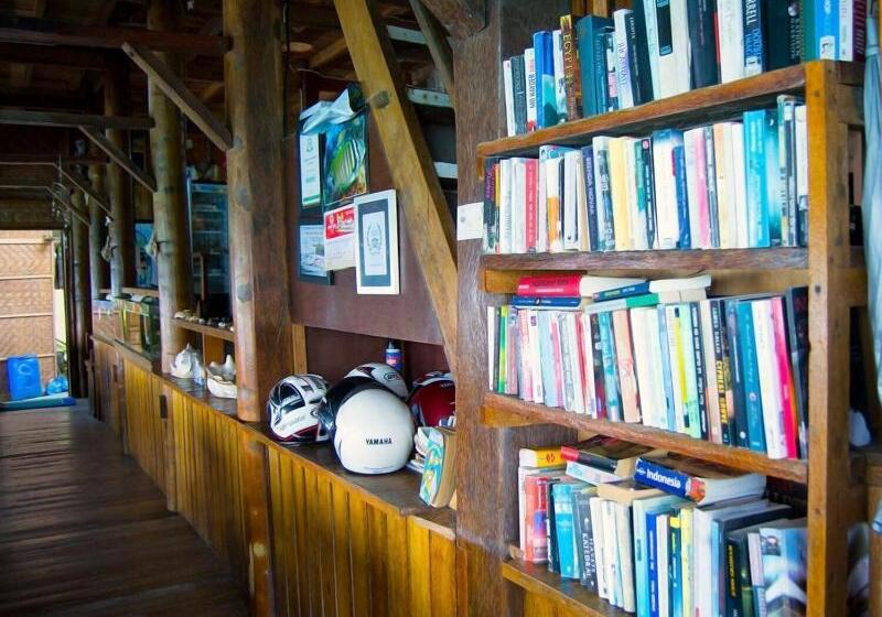 هتل Freddies Santai Sumurtiga