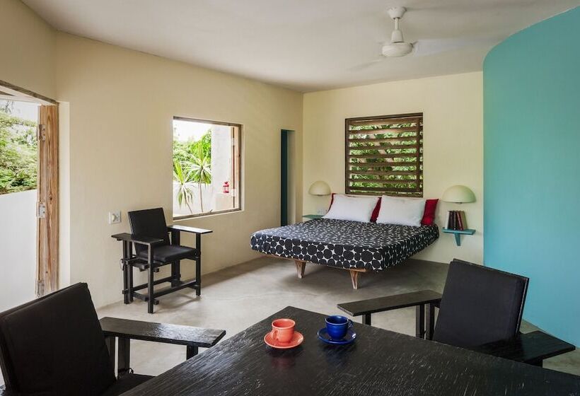 هتل Hix Island House